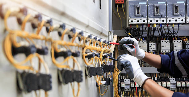Professional Electrician technician working in Kearns, UT